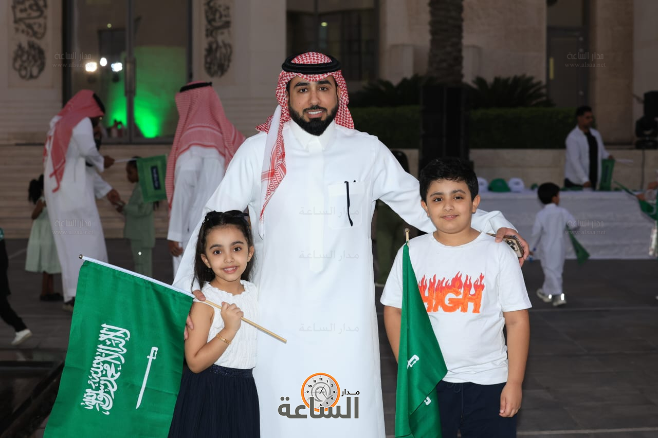 Madar Al-Saa Images 0.1789753569801431