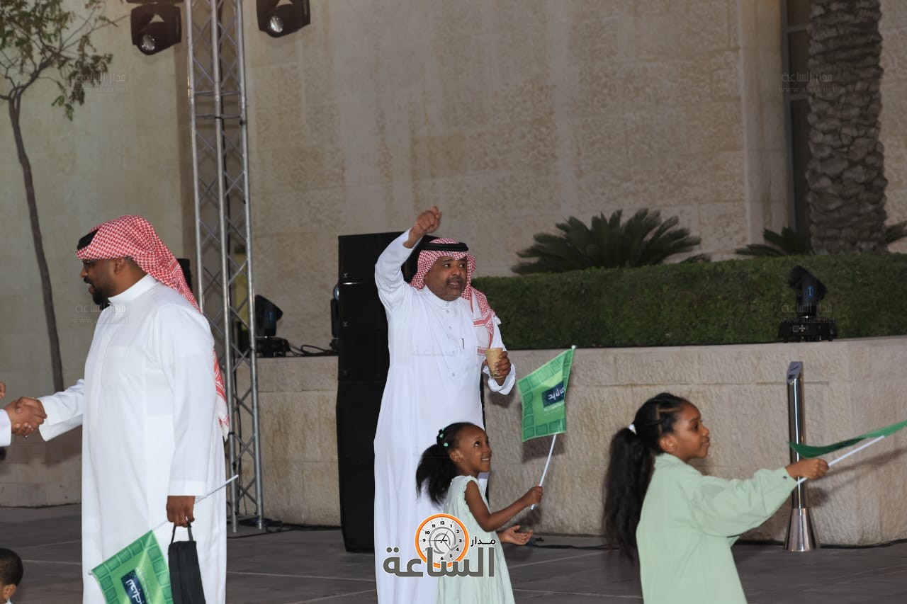 Madar Al-Saa Images 0.4470620408340139