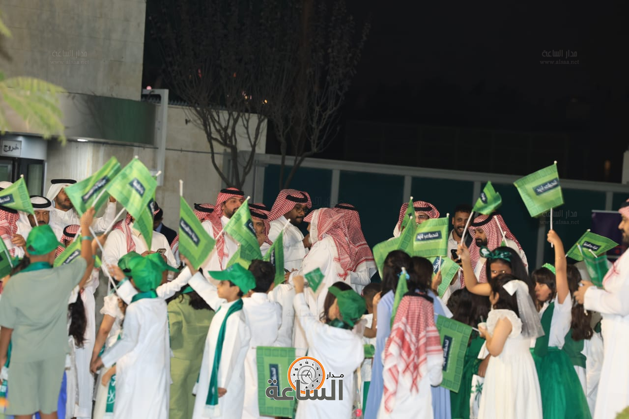 Madar Al-Saa Images 0.00987326509341957