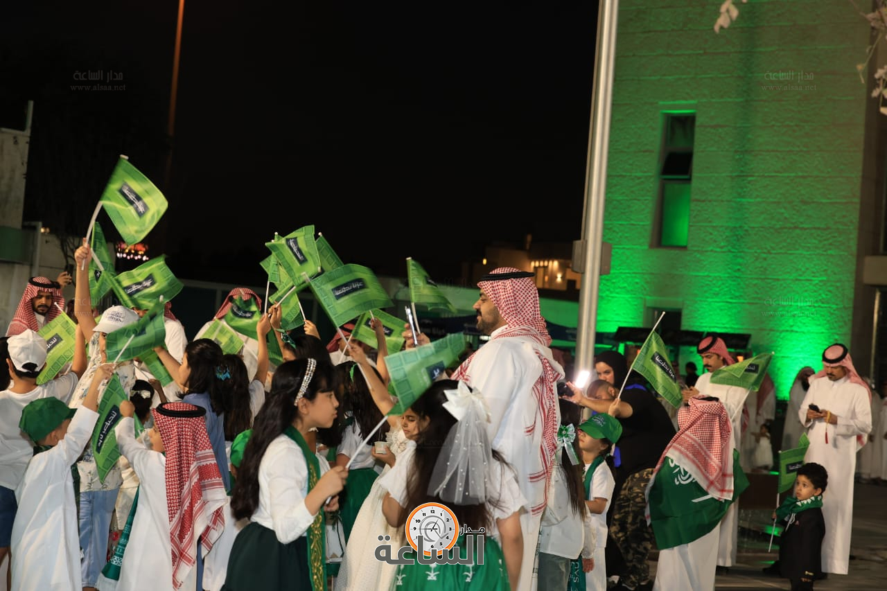 Madar Al-Saa Images 0.9002638302666601