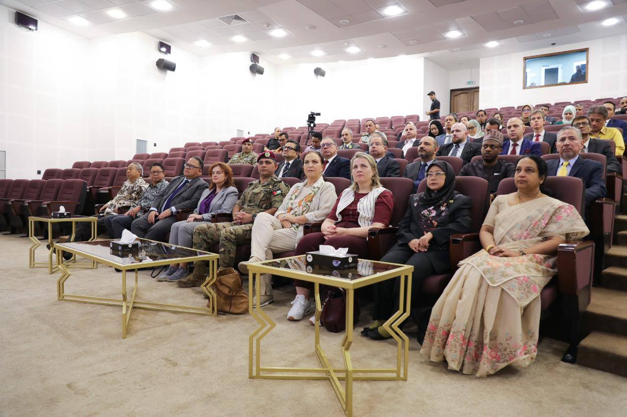 Madar Al-Saa Images 0.48507994647403585