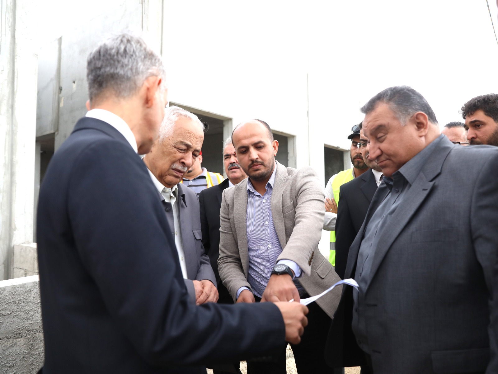 Madar Al-Saa Images 0.20941379495389523