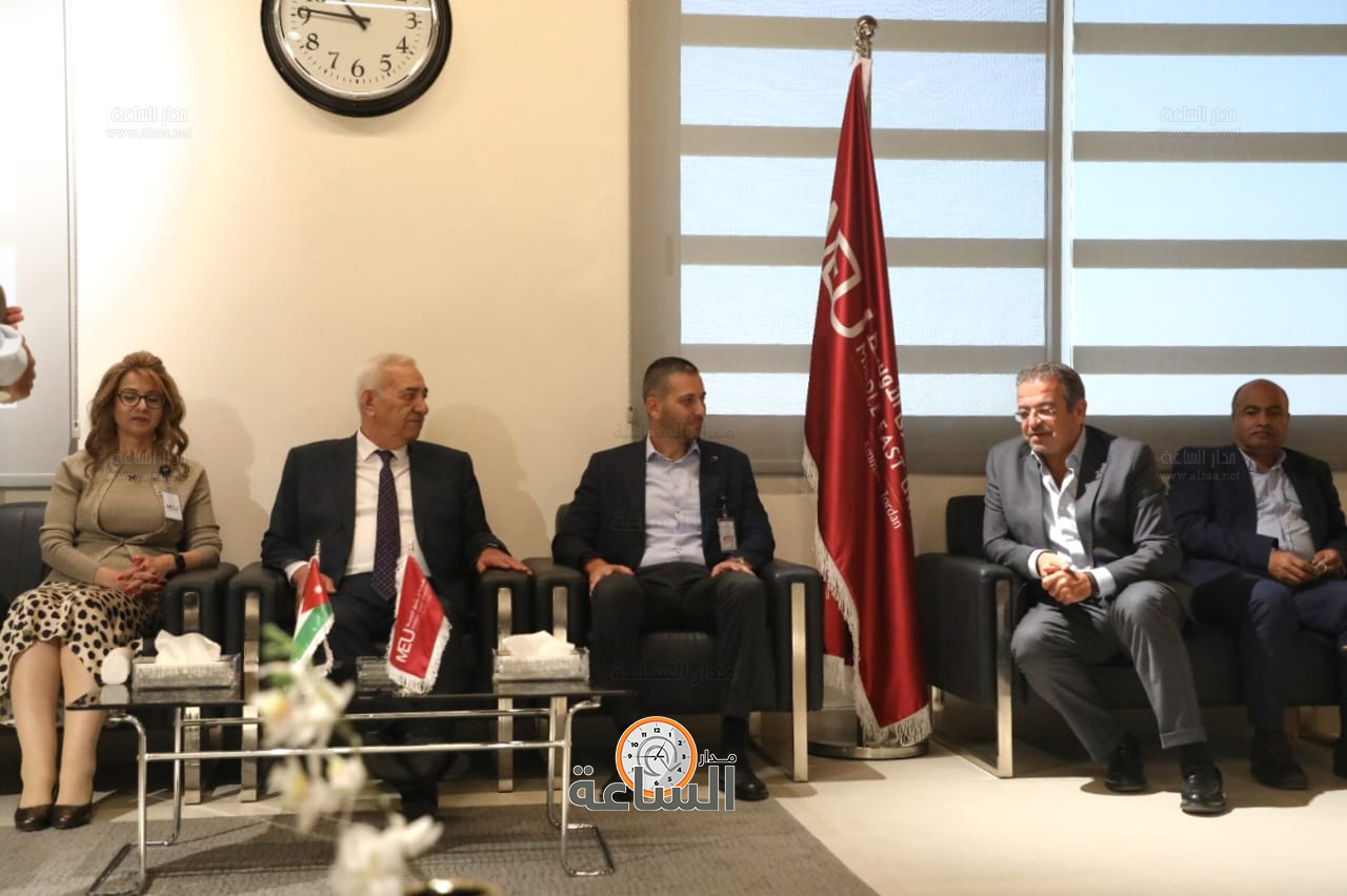 Madar Al-Saa Images 0.7186073892229651