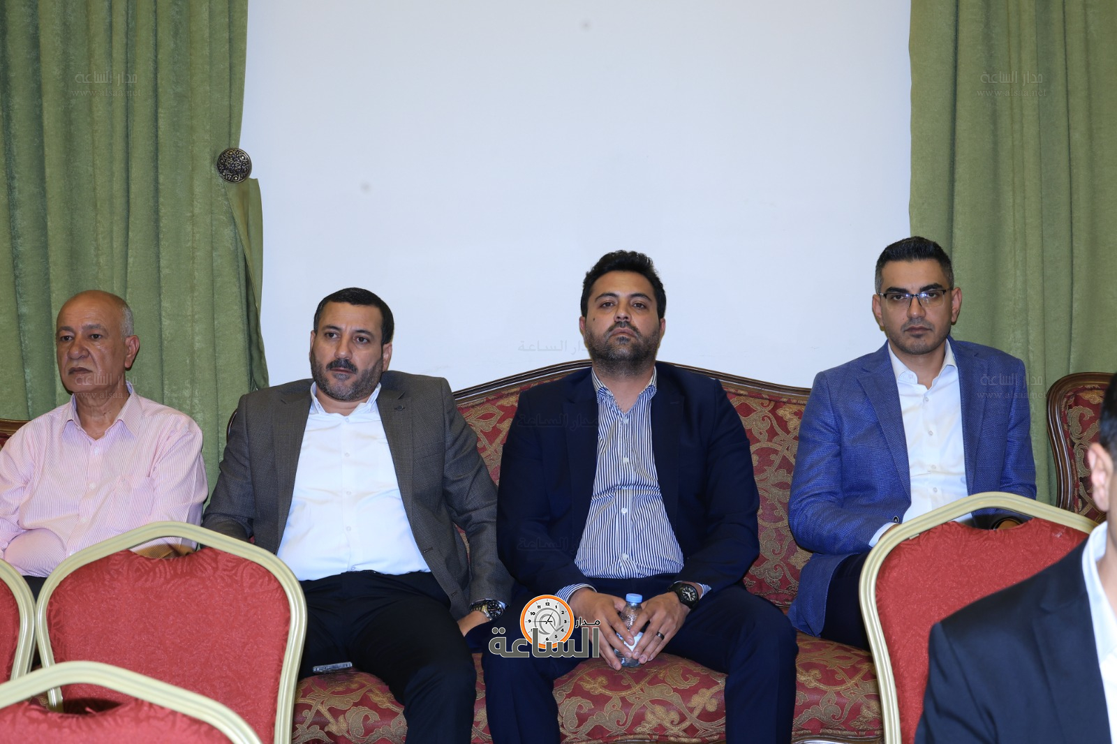 Madar Al-Saa Images 0.1566036077184252