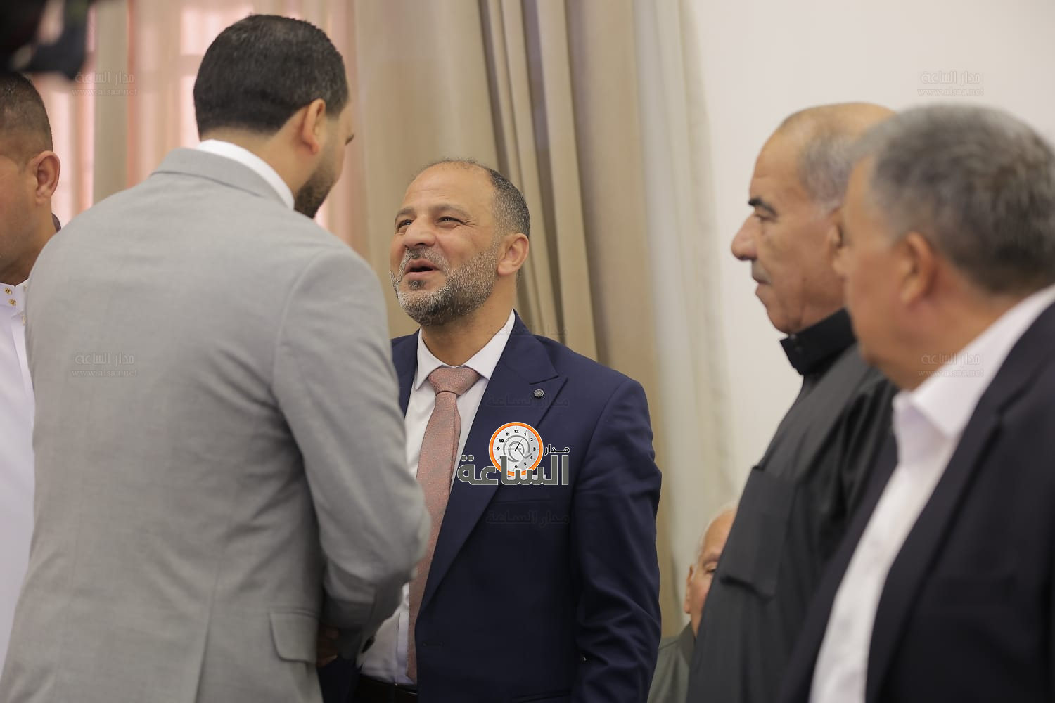 Madar Al-Saa Images 0.4787862865939384