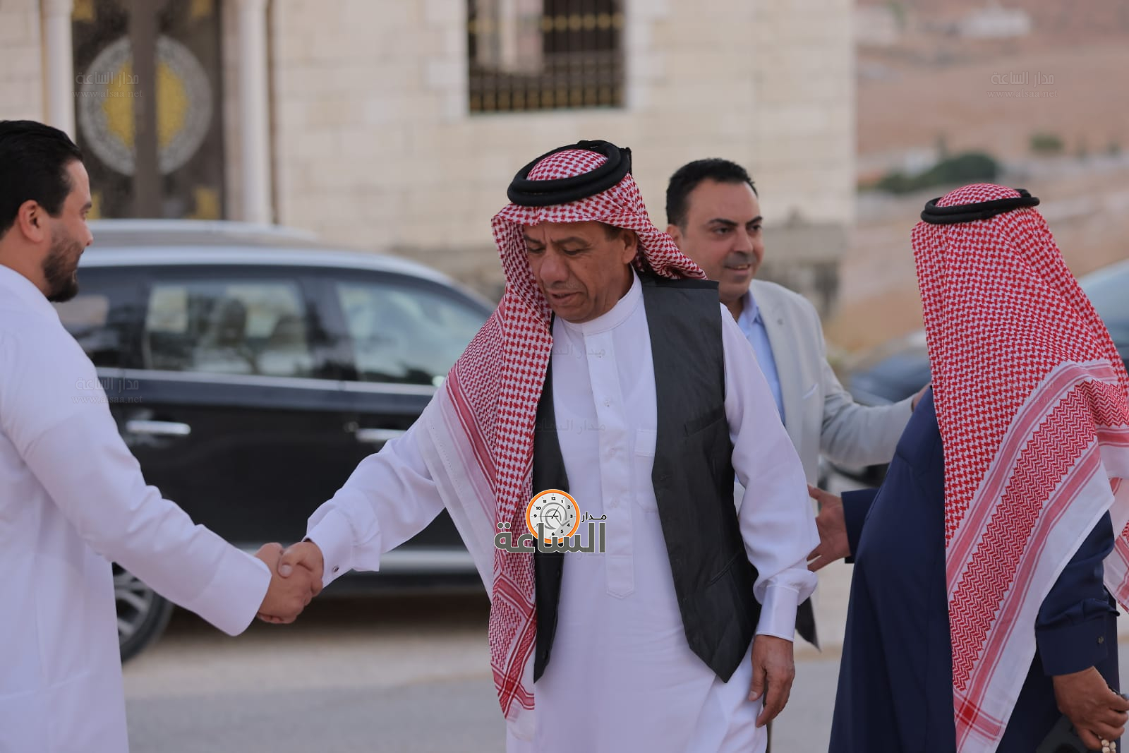 Madar Al-Saa Images 0.8766532432664644