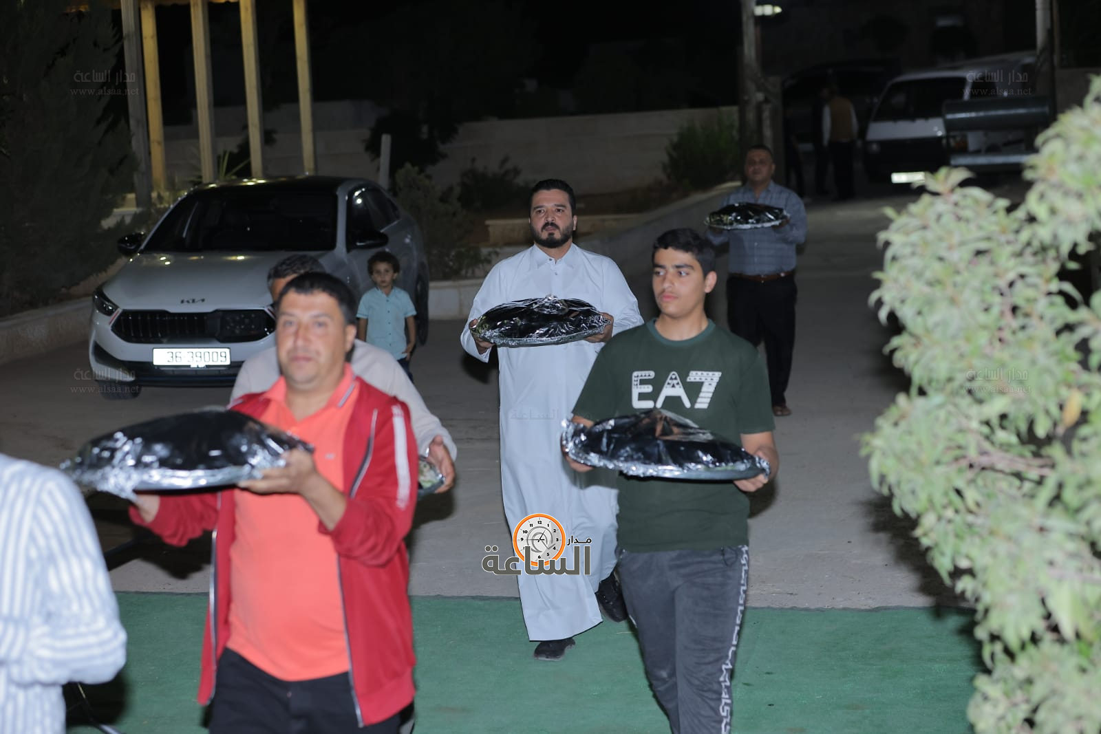 Madar Al-Saa Images 0.42424935642429873