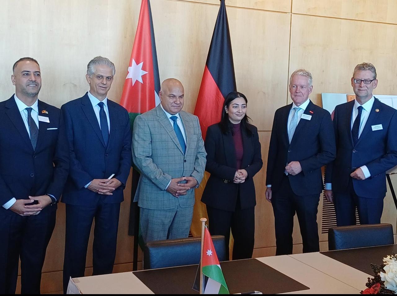 Madar Al-Saa Images 0.30335125663366536