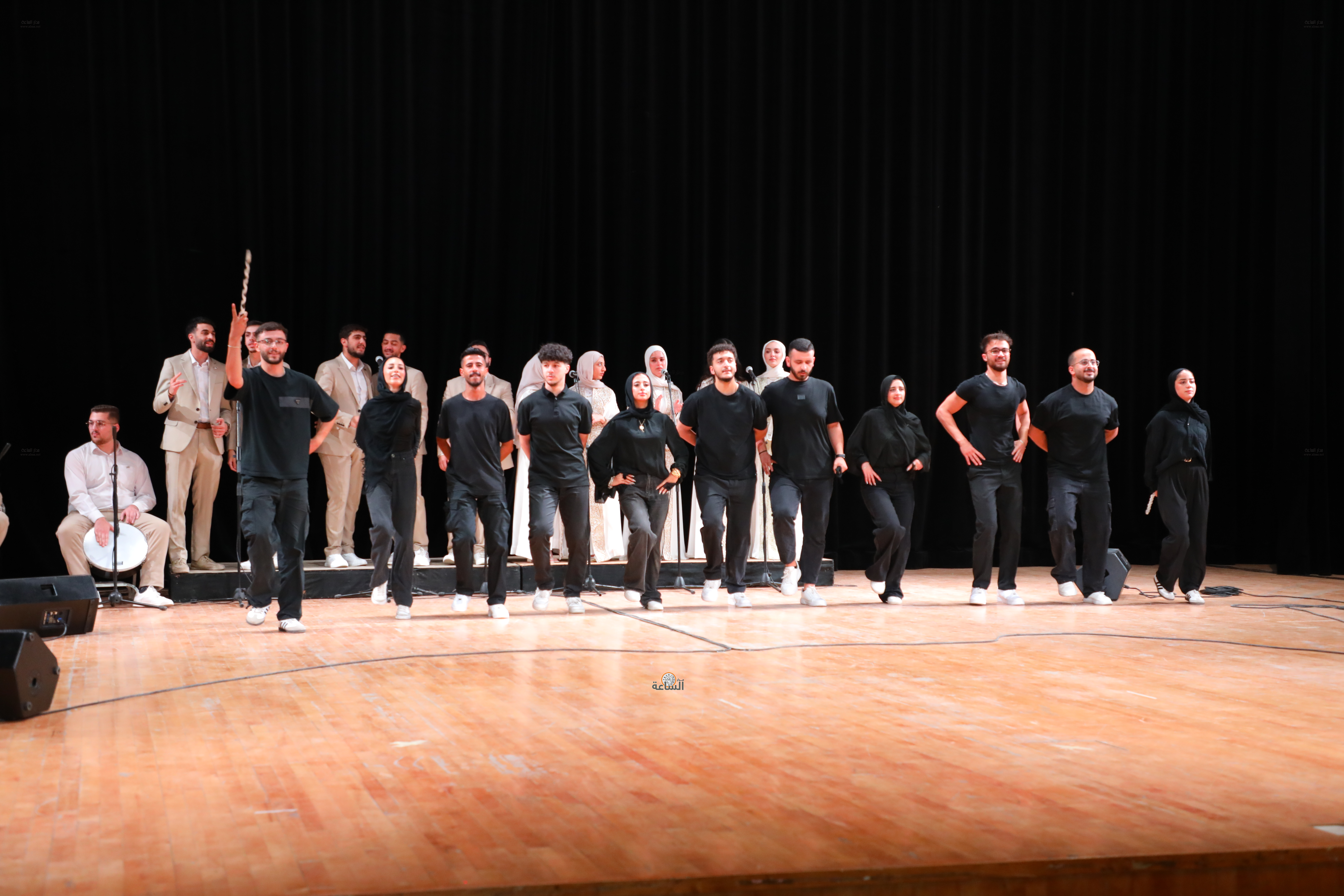 Madar Al-Saa Images 0.6938052132706368