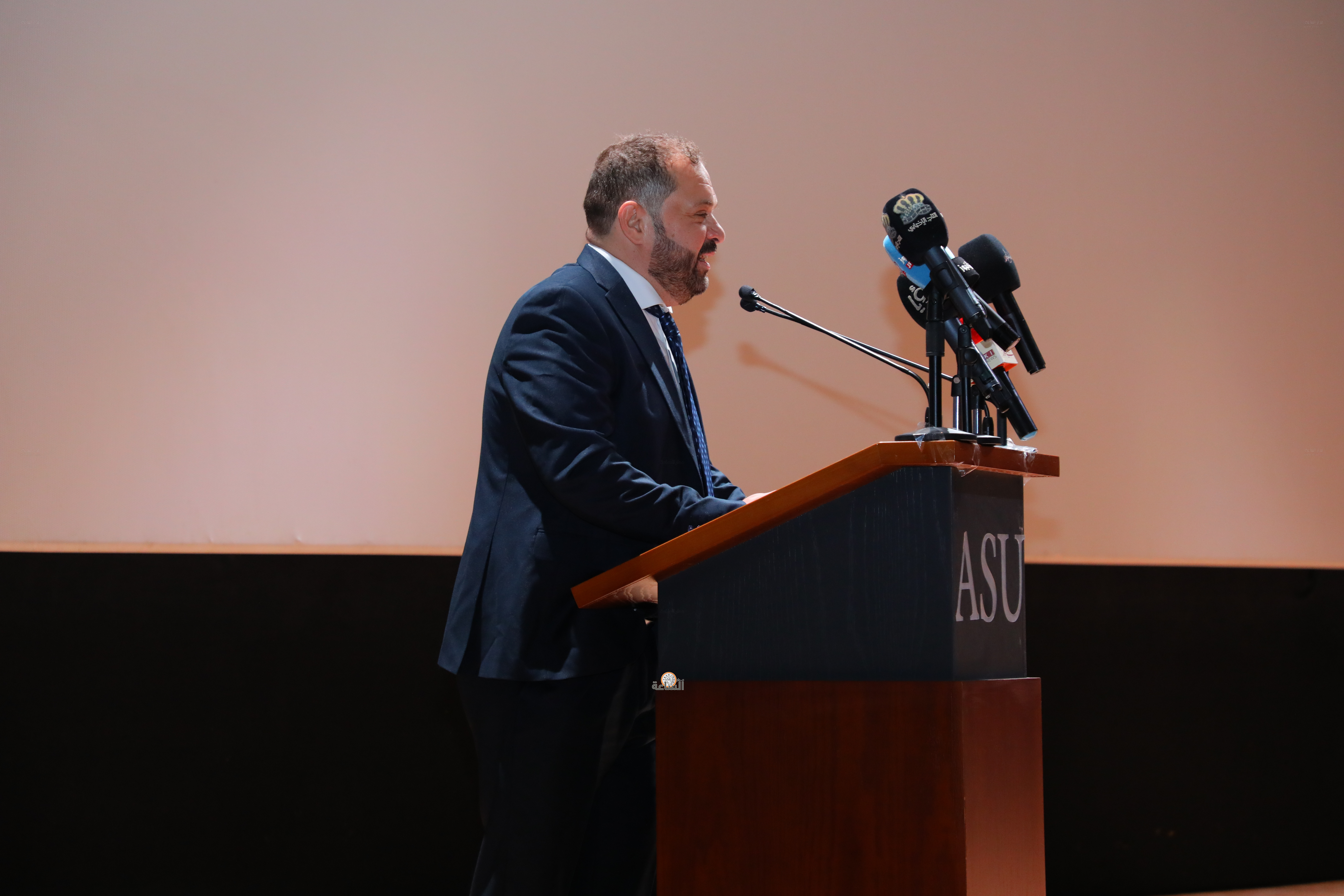 Madar Al-Saa Images 0.48148697100795246