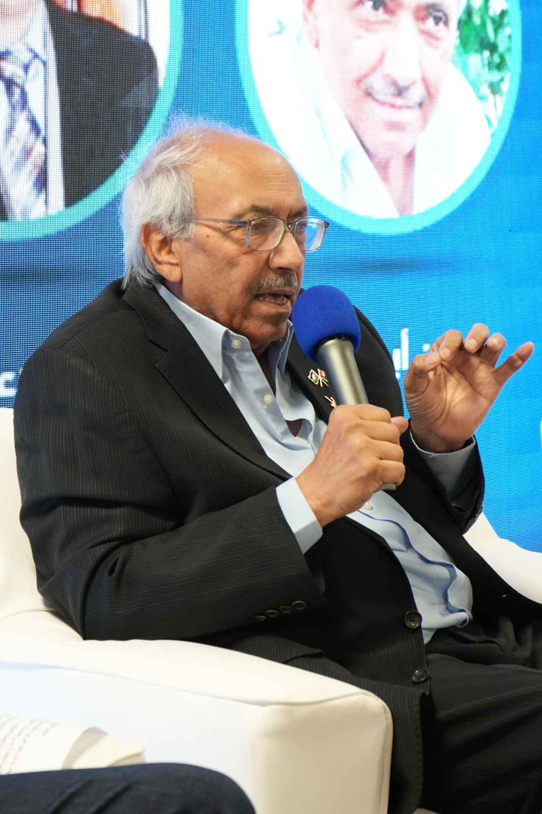 Madar Al-Saa Images 0.4687378920028238