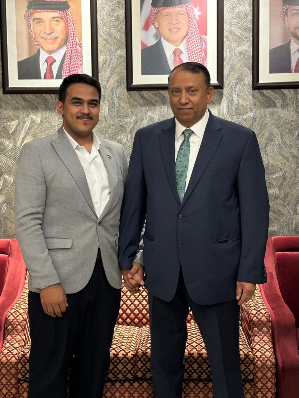 Madar Al-Saa Images 0.9475241479624346