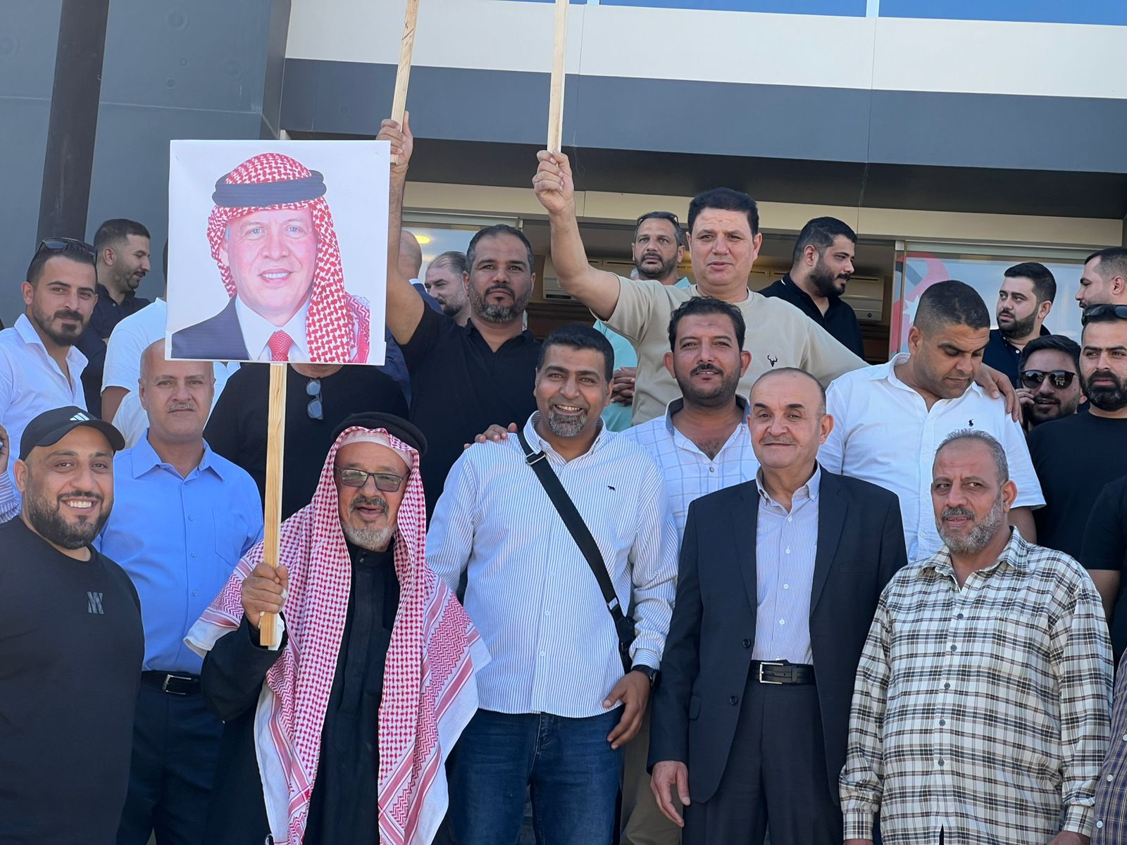 Madar Al-Saa Images 0.13750544503435236