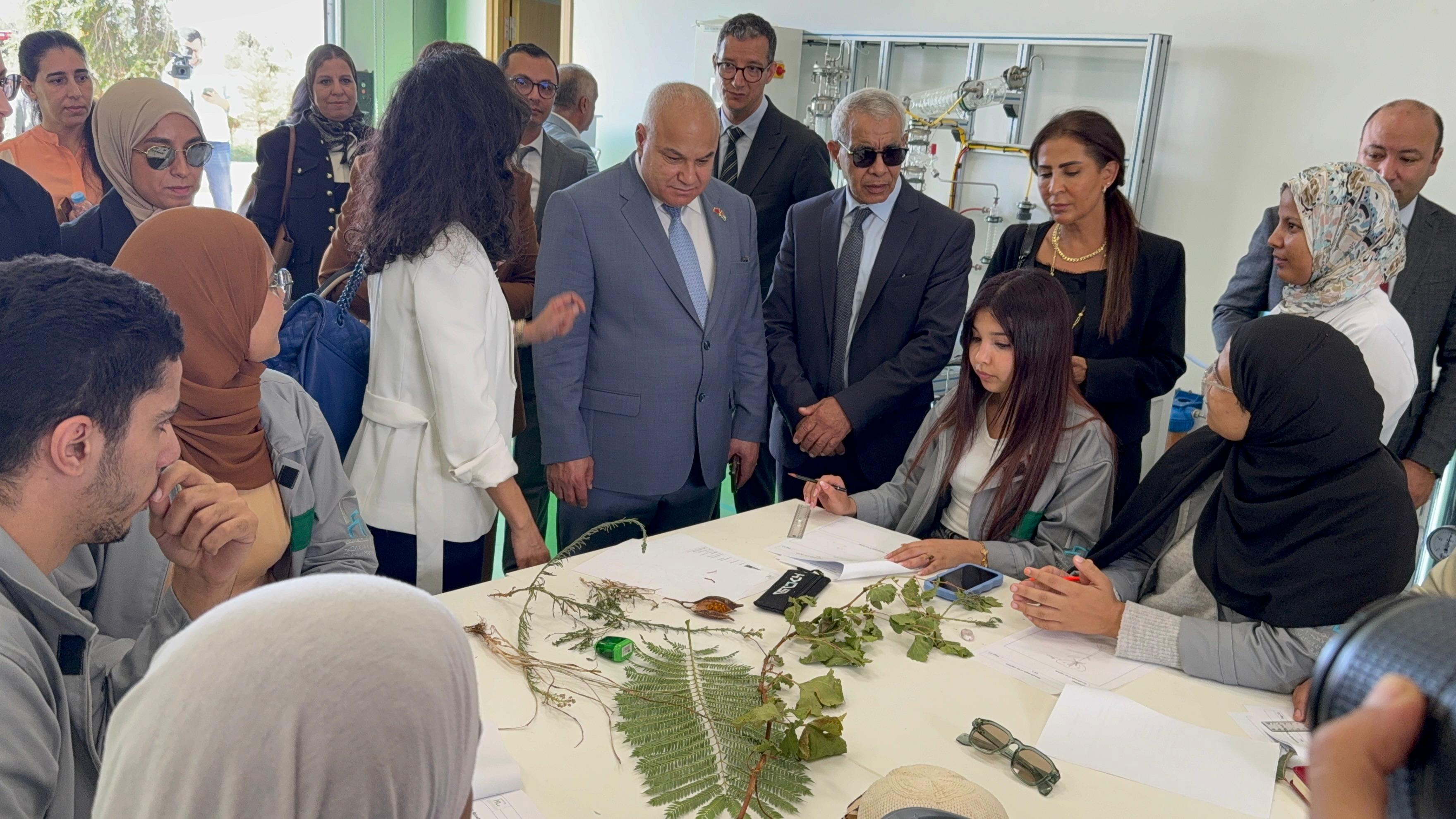 Madar Al-Saa Images 0.9343083552307587