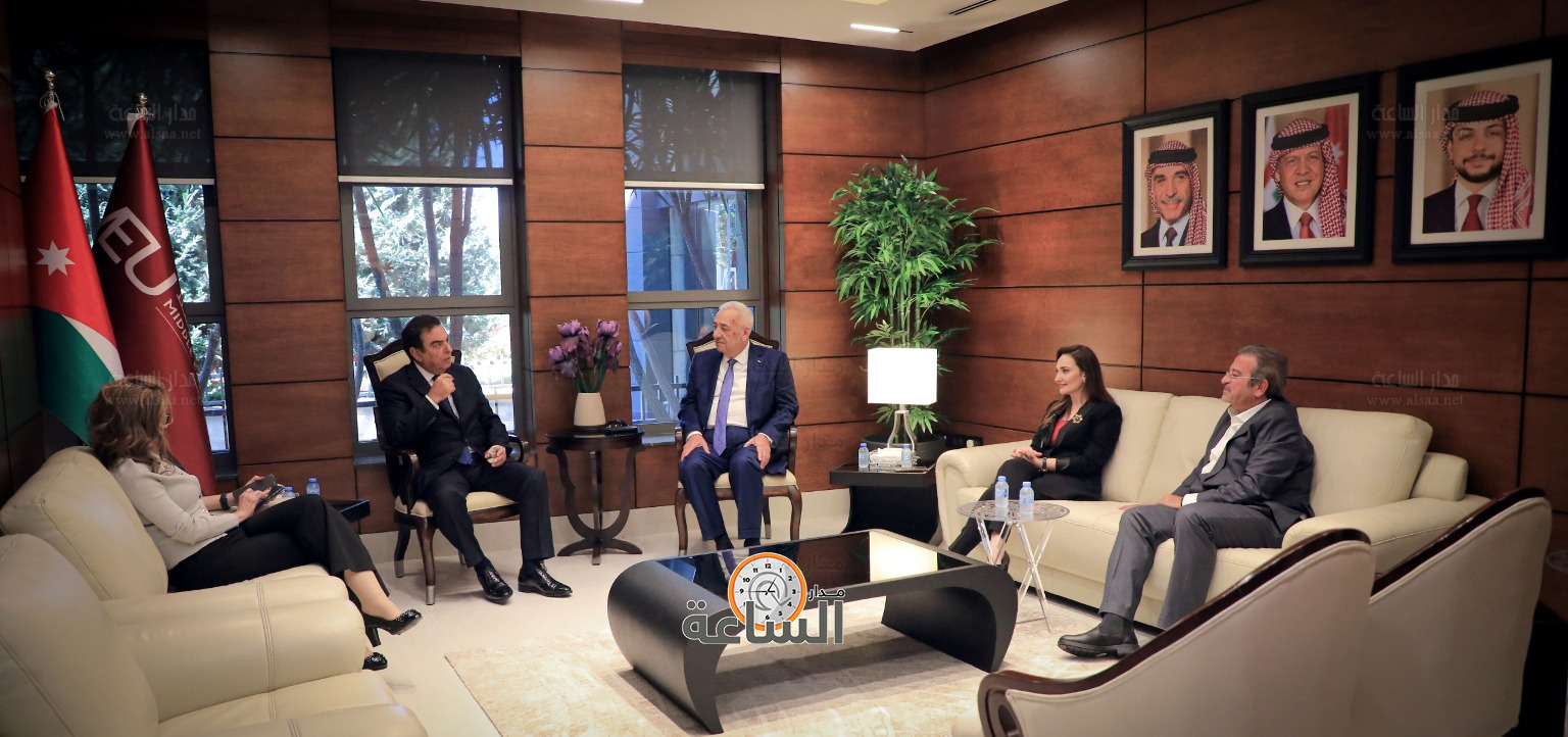 Madar Al-Saa Images 0.9249563457868119