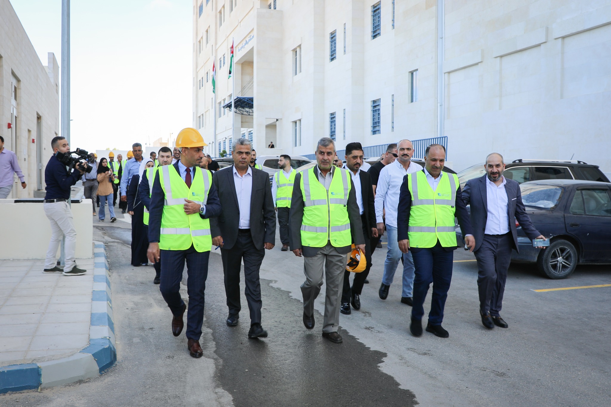 Madar Al-Saa Images 0.8521667556312469