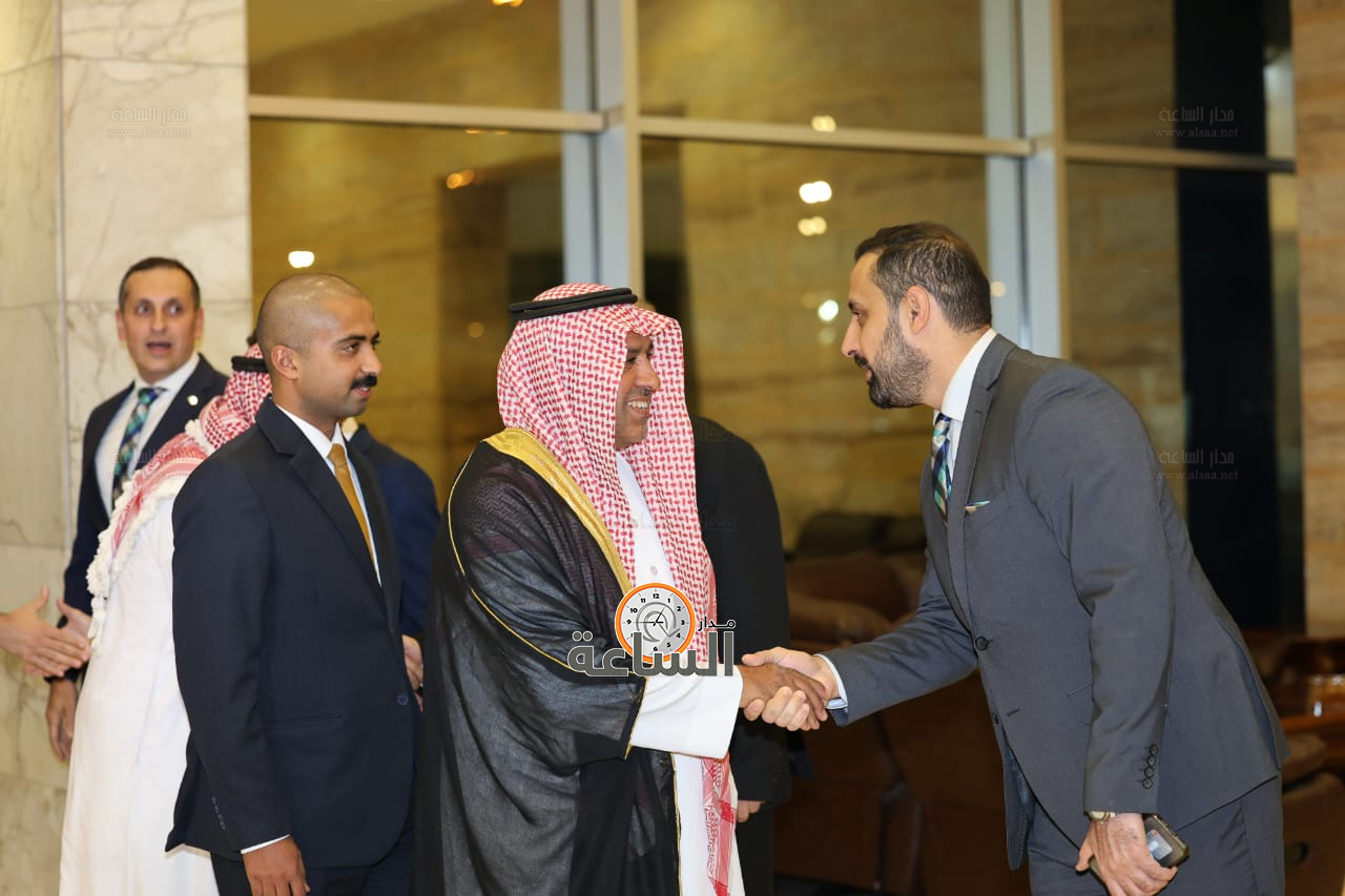 Madar Al-Saa Images 0.7927600320969524