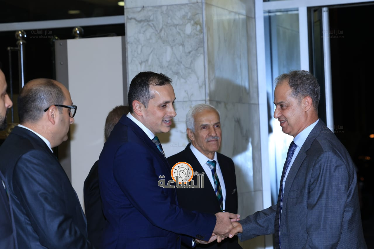 Madar Al-Saa Images 0.7381124598240045