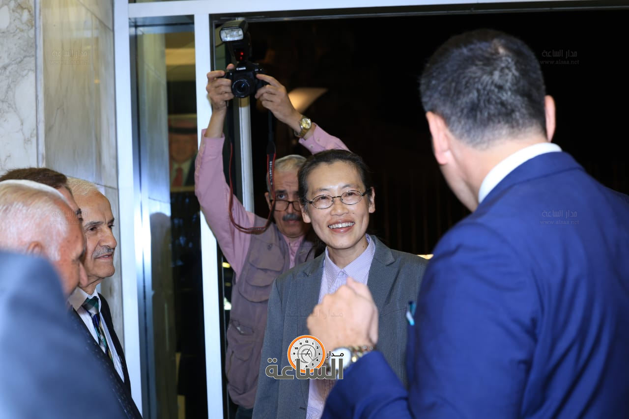 Madar Al-Saa Images 0.03722590368173995