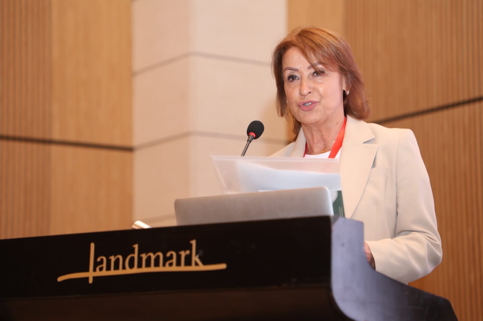 Madar Al-Saa Images 0.9403409386895855