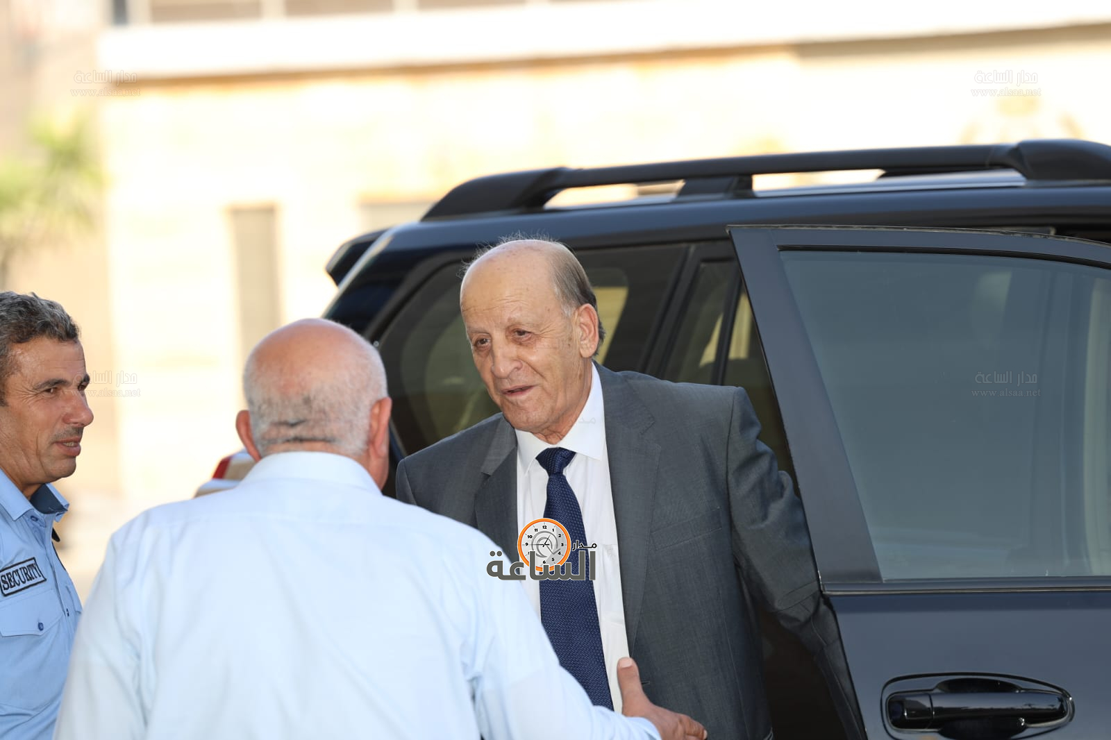 Madar Al-Saa Images 0.42073000344419376