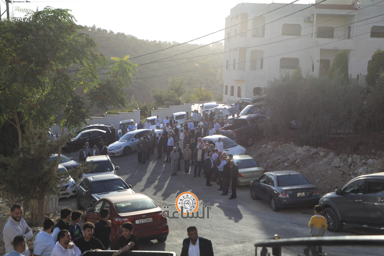 Madar Al-Saa Images 0.9417465411562577