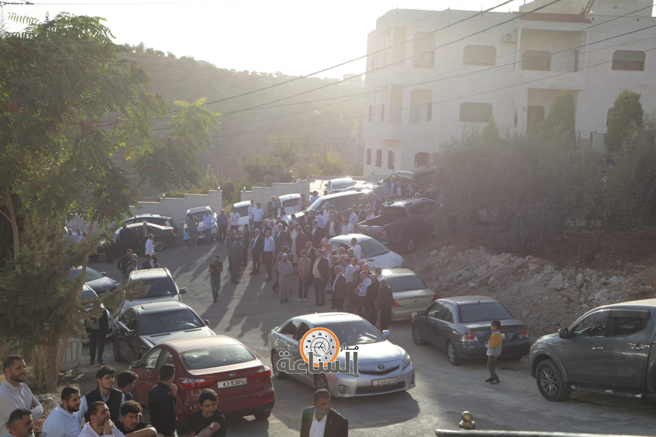 Madar Al-Saa Images 0.8239488119812017