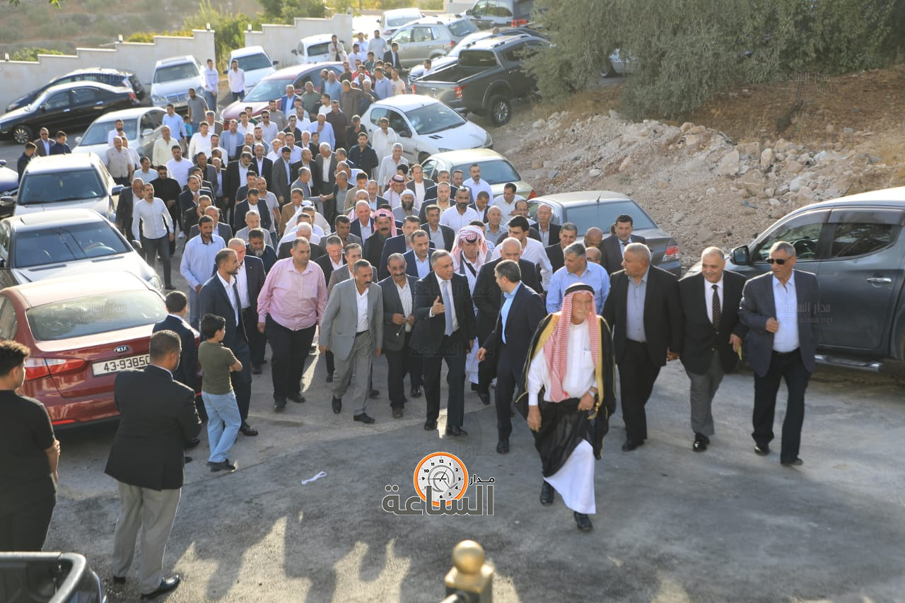 Madar Al-Saa Images 0.37792497063889796