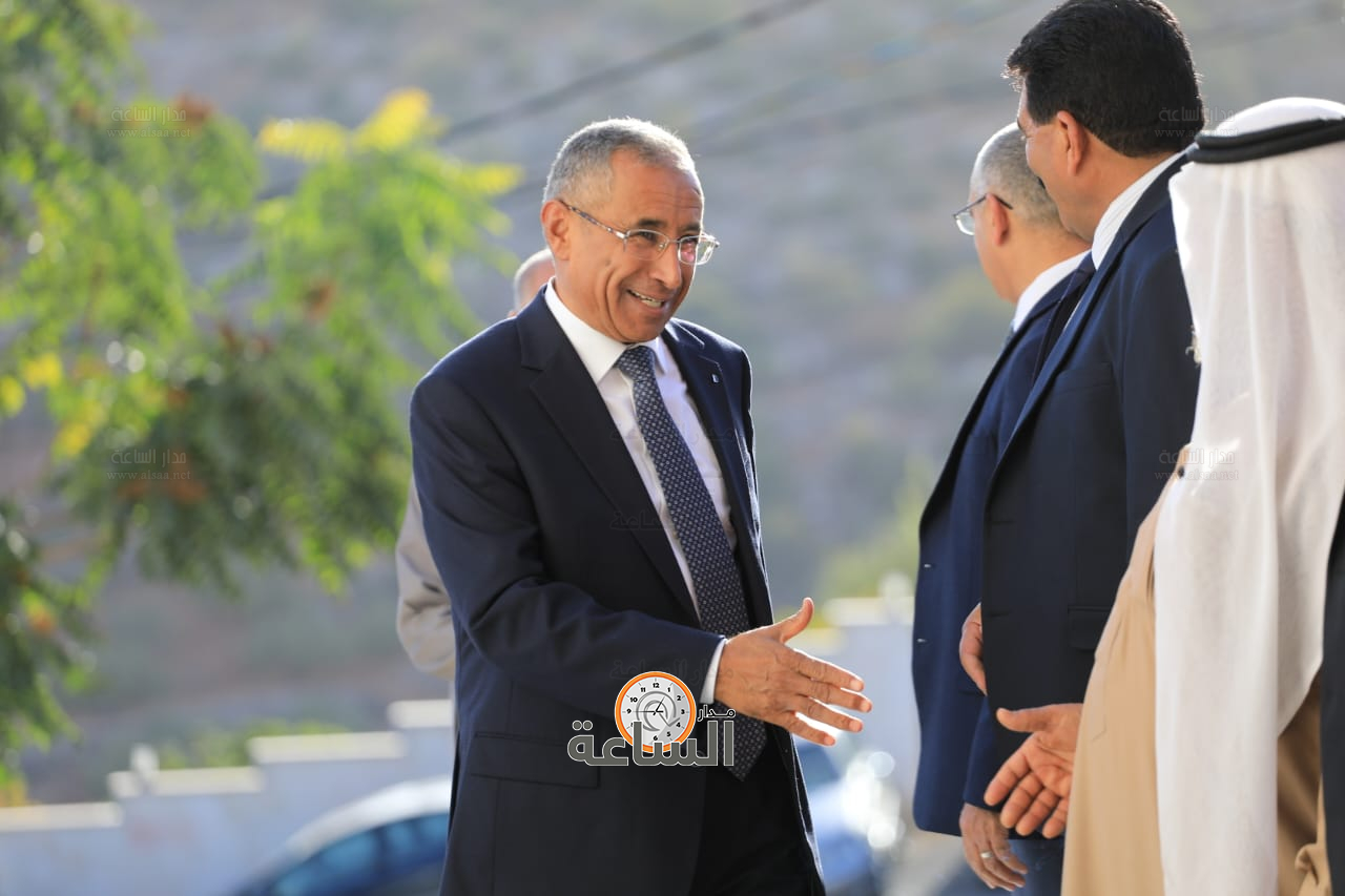 Madar Al-Saa Images 0.14997513507668137