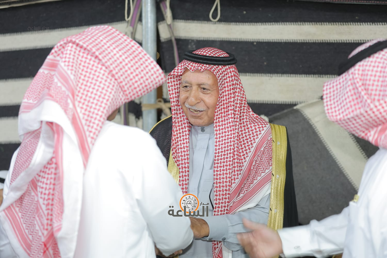 Madar Al-Saa Images 0.14142360534149467