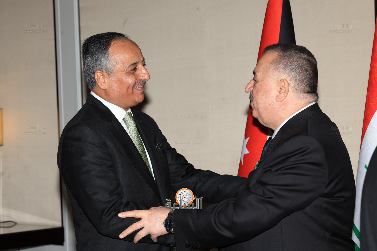 Madar Al-Saa Images 0.7173499538997045