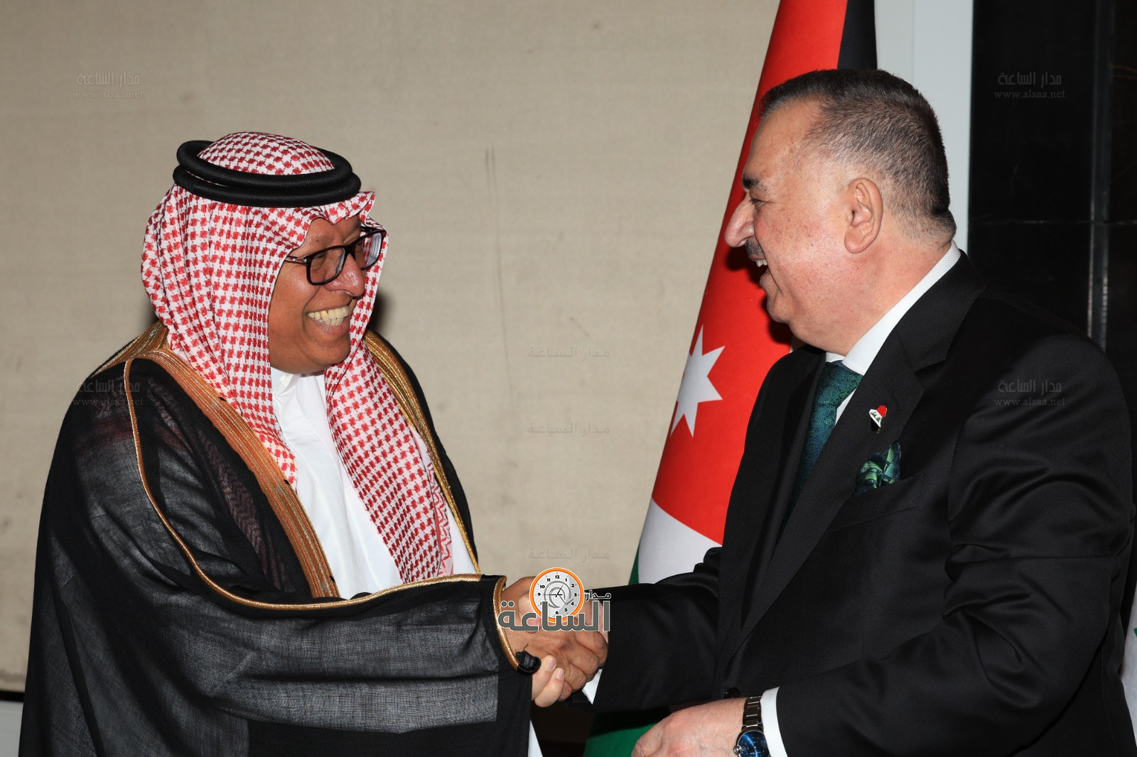 Madar Al-Saa Images 0.8928247478869705