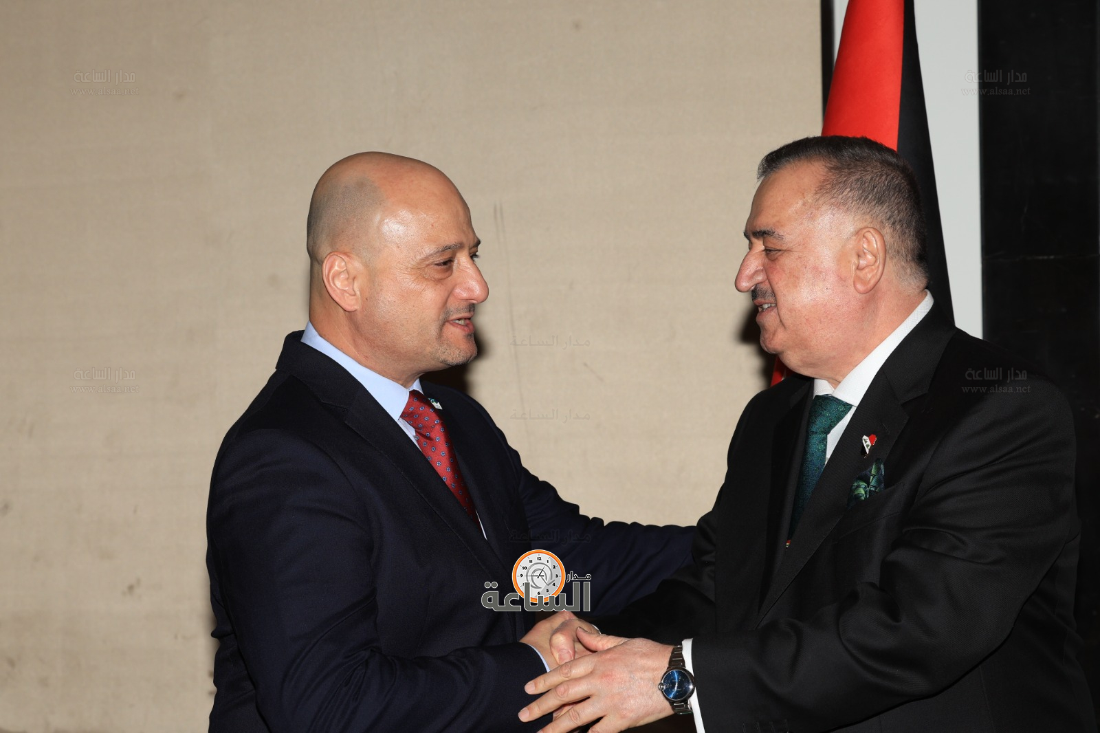 Madar Al-Saa Images 0.19039386741521436