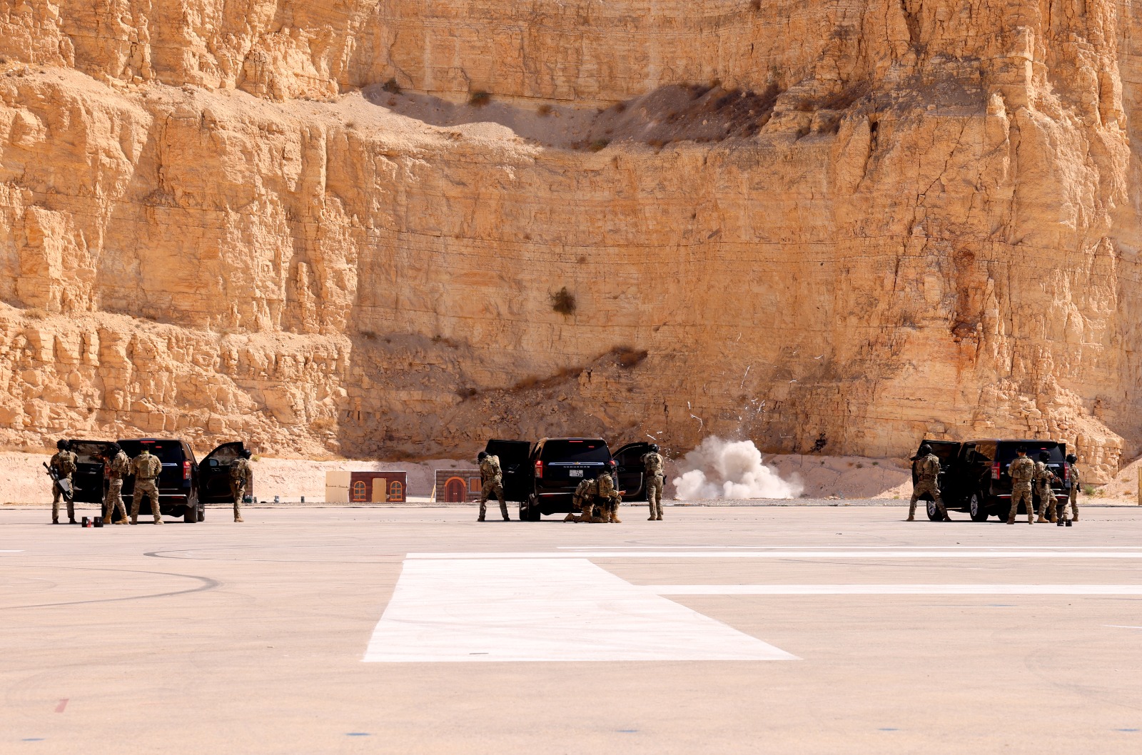 Madar Al-Saa Images 0.9670585153221151