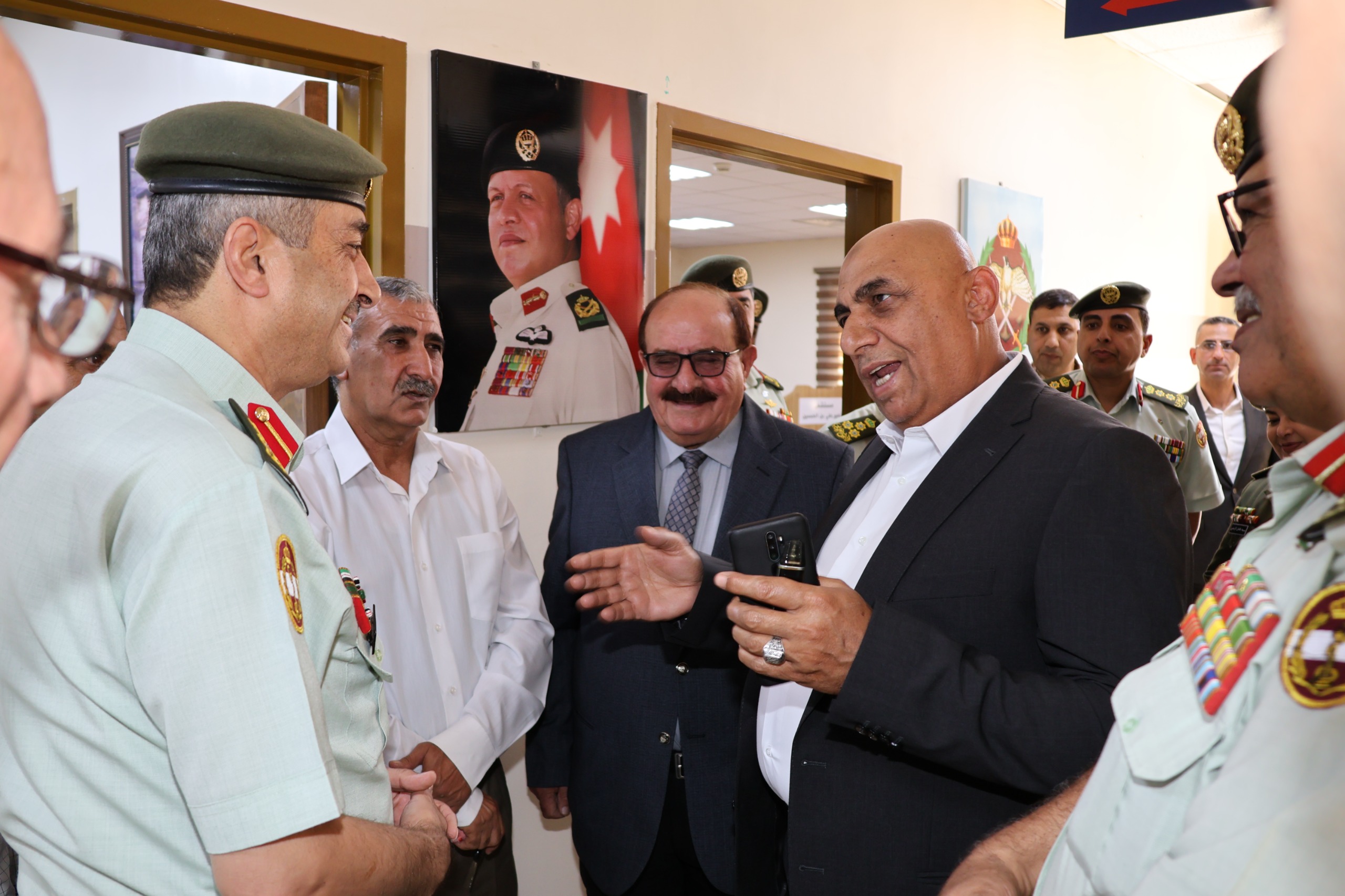 Madar Al-Saa Images 0.14506395421701312