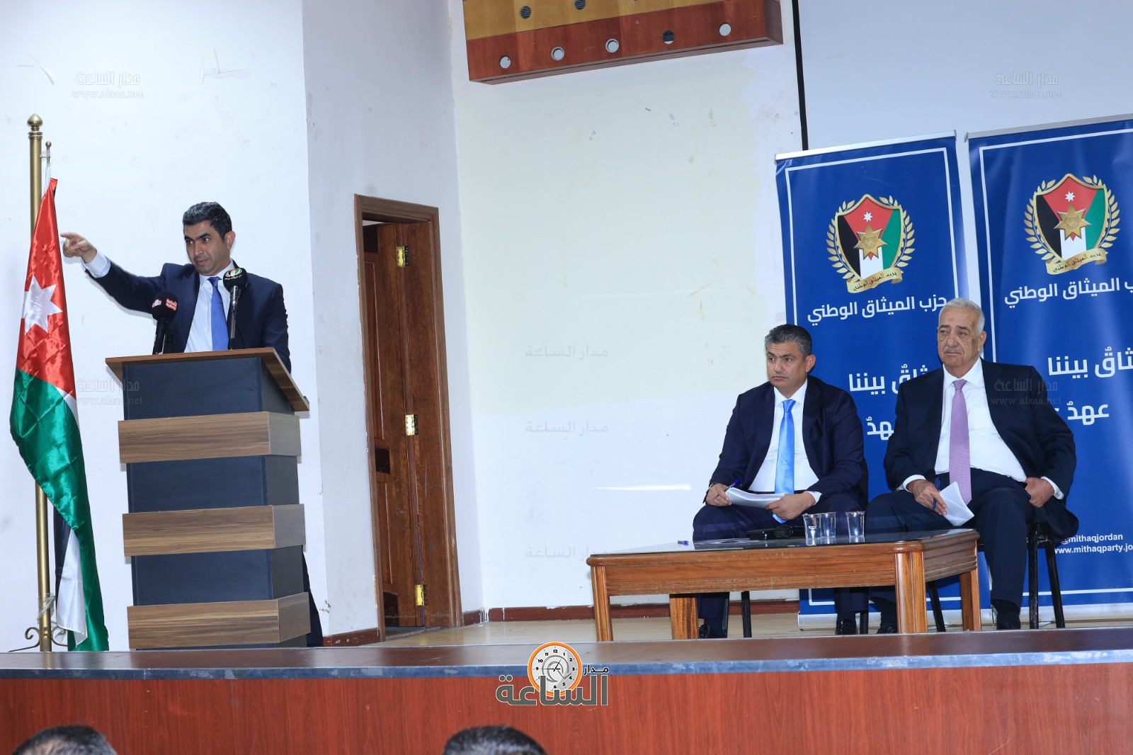 Madar Al-Saa Images 0.448669814843651