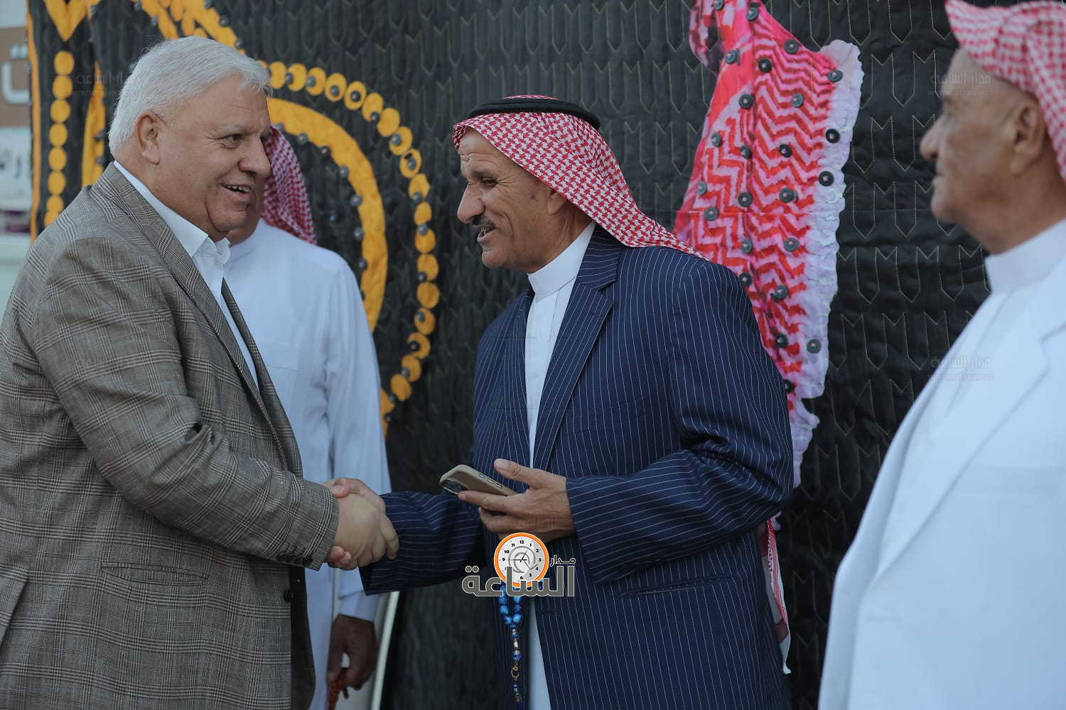 Madar Al-Saa Images 0.04077660810249317