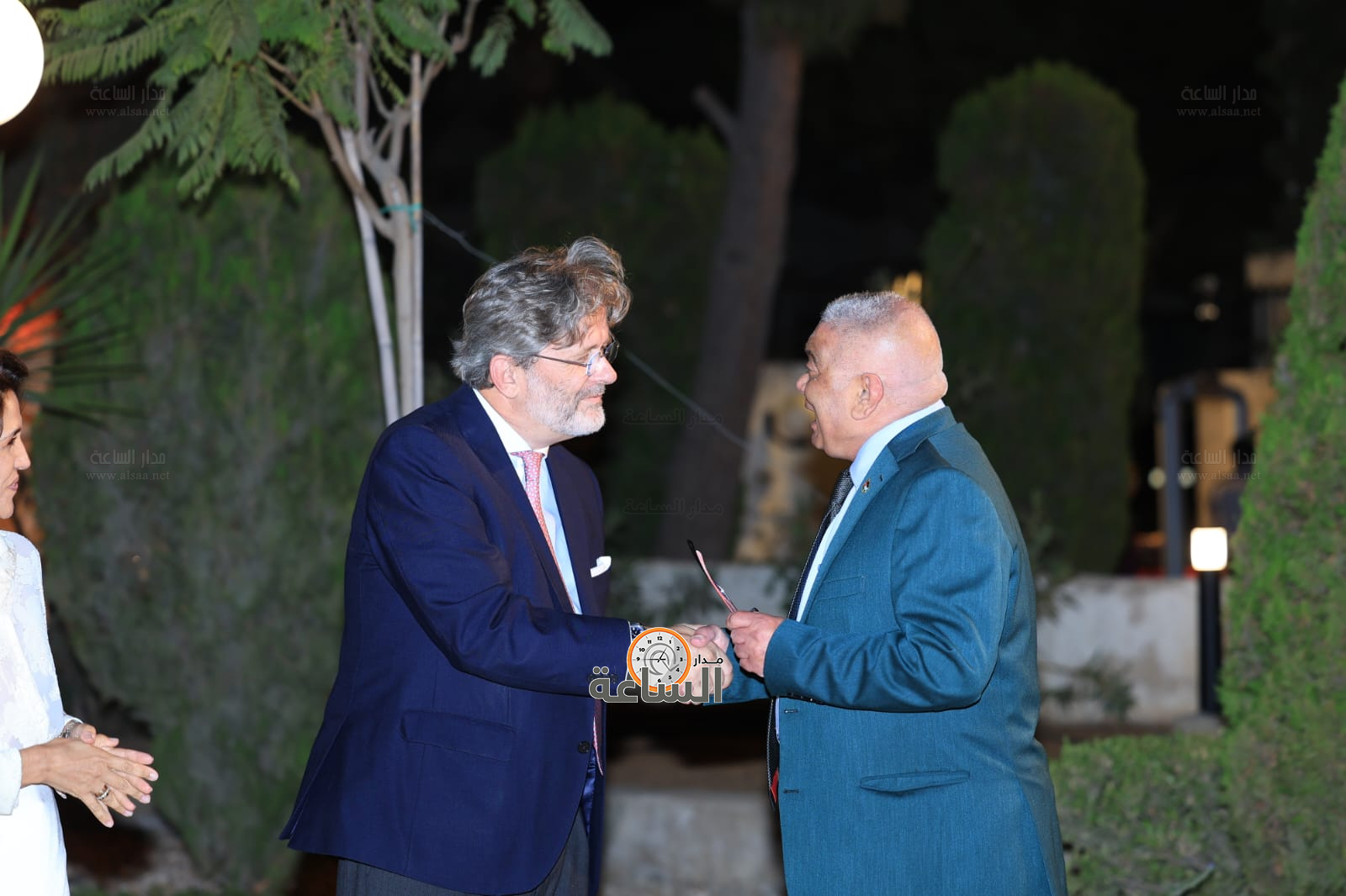 Madar Al-Saa Images 0.1474440611328417