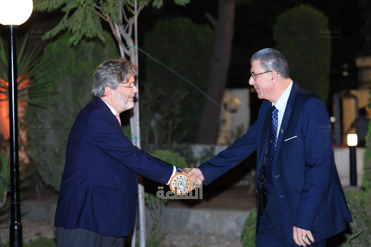 Madar Al-Saa Images 0.7673892551671658