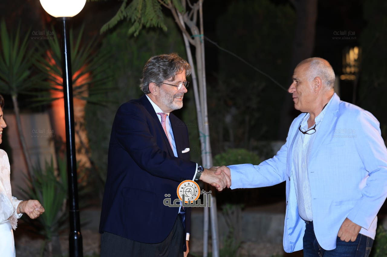 Madar Al-Saa Images 0.9835081400731508