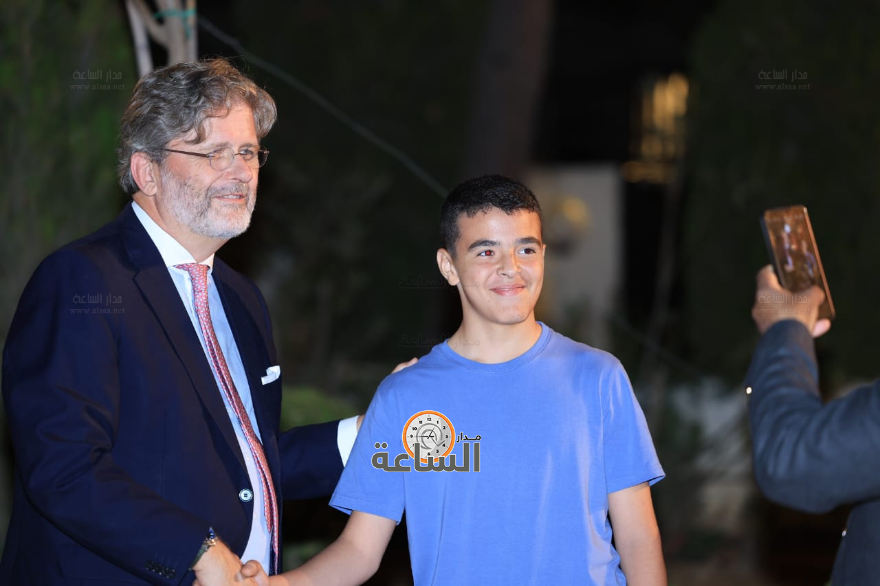 Madar Al-Saa Images 0.08318423763054084