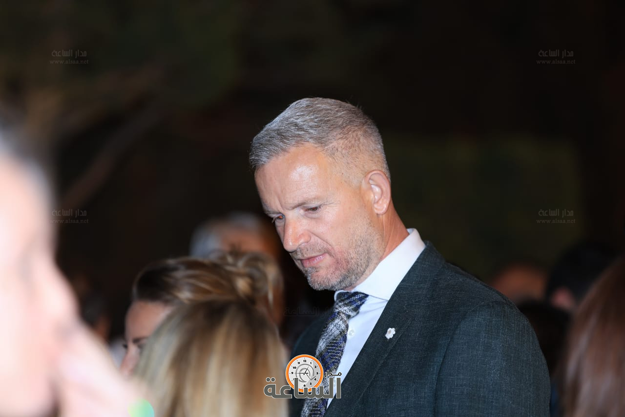 Madar Al-Saa Images 0.4698923514806389