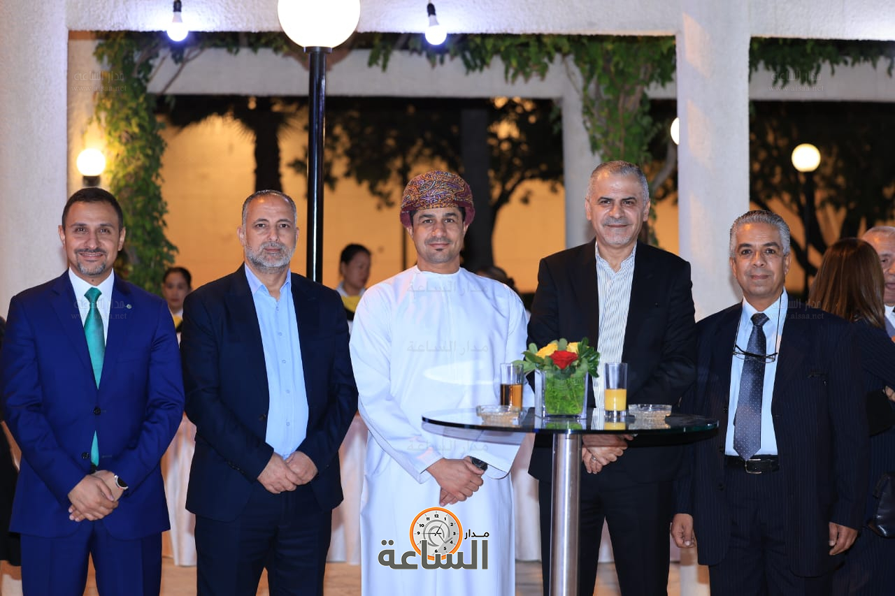 Madar Al-Saa Images 0.45128558938629637