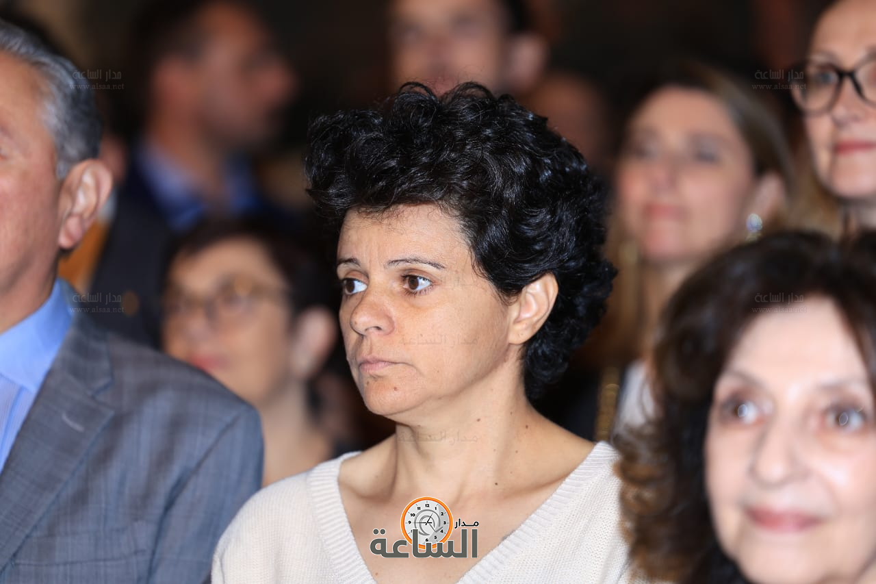 Madar Al-Saa Images 0.6391382113241016