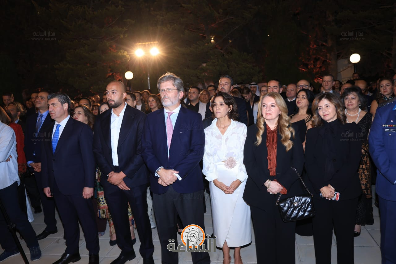 Madar Al-Saa Images 0.10307184338188768