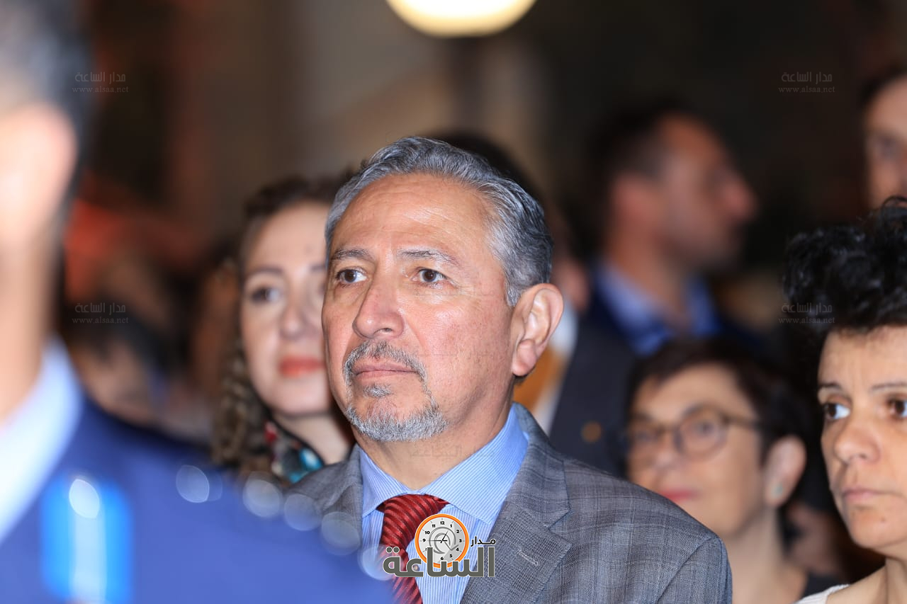 Madar Al-Saa Images 0.8563777397461021