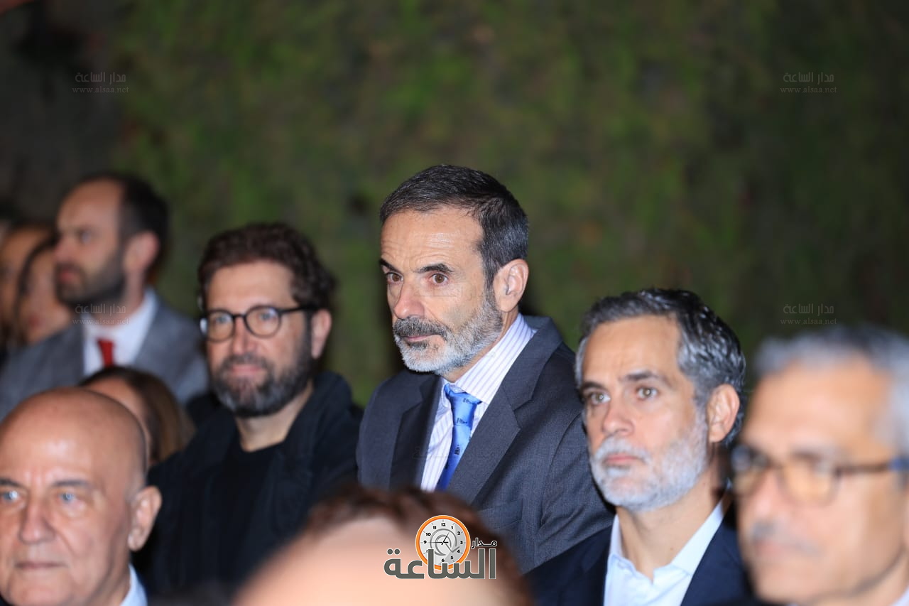 Madar Al-Saa Images 0.03767058053007022