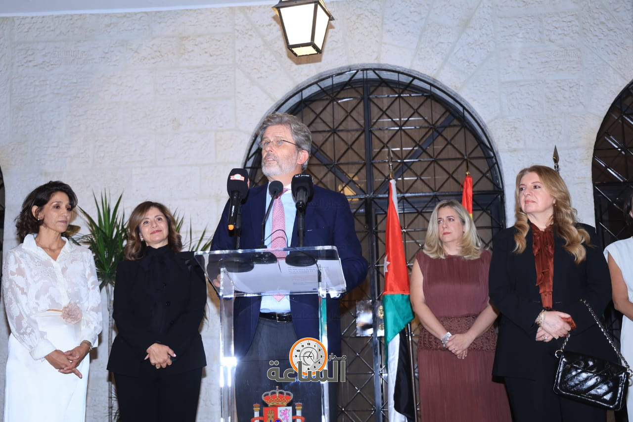 Madar Al-Saa Images 0.3925730588810037