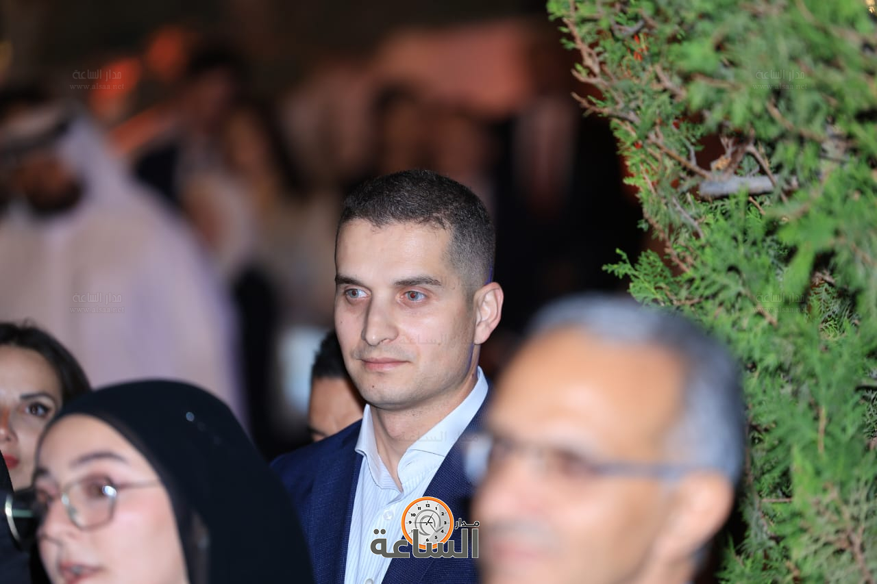 Madar Al-Saa Images 0.5429707558883928