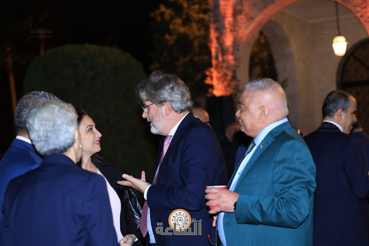 Madar Al-Saa Images 0.15532860742797305